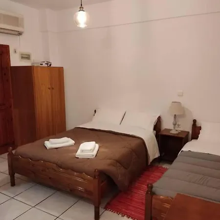Chrysoula'S Convenient Triple Room With Yard Μονεμβασιά Εξωτερικό φωτογραφία