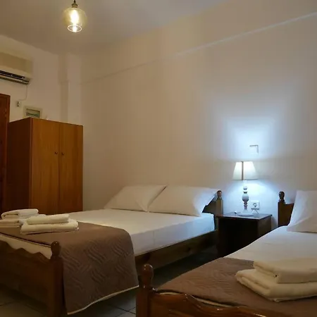 Chrysoula'S Convenient Triple Room With Yard Μονεμβασιά Εξωτερικό φωτογραφία