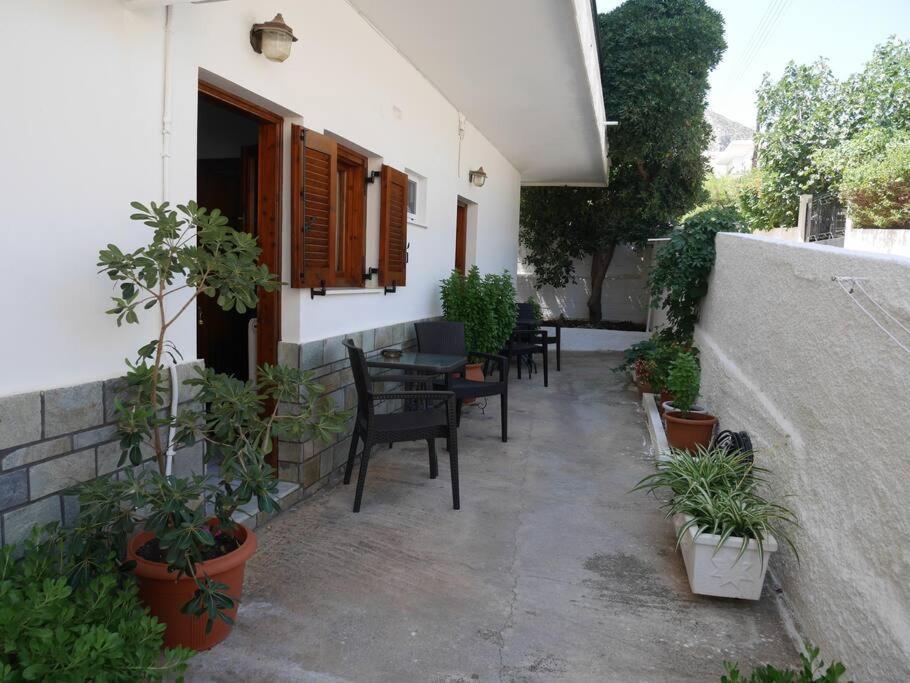 Appartement Chrysoula's Convenient Triple With Yard